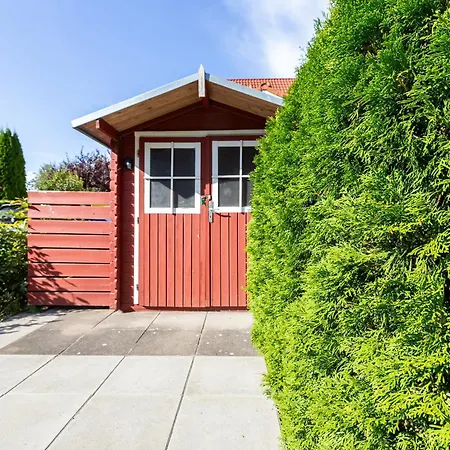 Kleines Boddenidyll بيت للعطل *