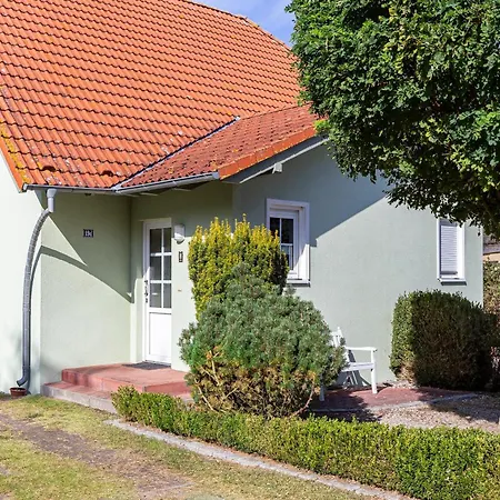 Kleines Boddenidyll بيت للعطل *