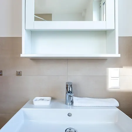 Kleines Boddenidyll بيت للعطل بون